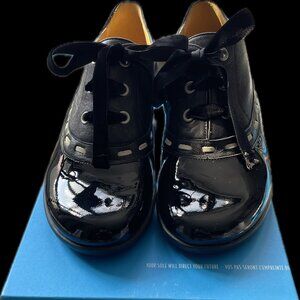 John Fleeuvog Peacemaker Lace up shoe with stitchin